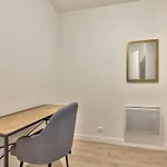 Guestready -- Spacious Corner Apartment Opera District
