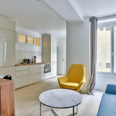 Guestready -- Spacious Corner Apartment Opera District Parigi